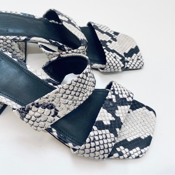 NEW Marc Fisher snake embossed leather sandals - Picture 8 of 8